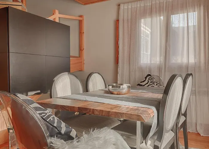 Saplan Real Estate Sarraera בקתה *
