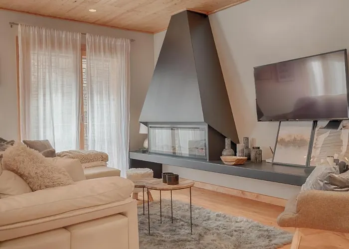 בקתה Saplan Real Estate Sarraera