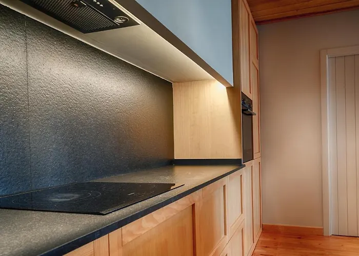 Saplan Real Estate Sarraera * וויאלהה