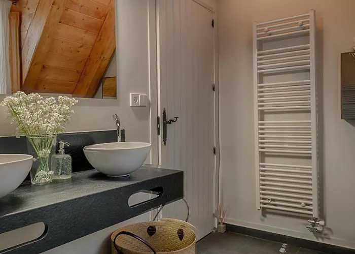 בקתה Saplan Real Estate Sarraera