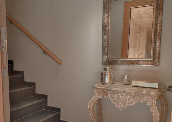 Saplan Real Estate Sarraera בקתה