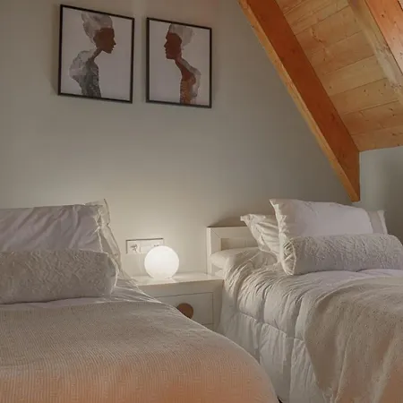 Saplan Real Estate Sarraera 비에라